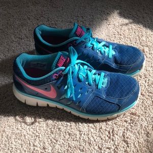 Nike Flex Run Sneakers